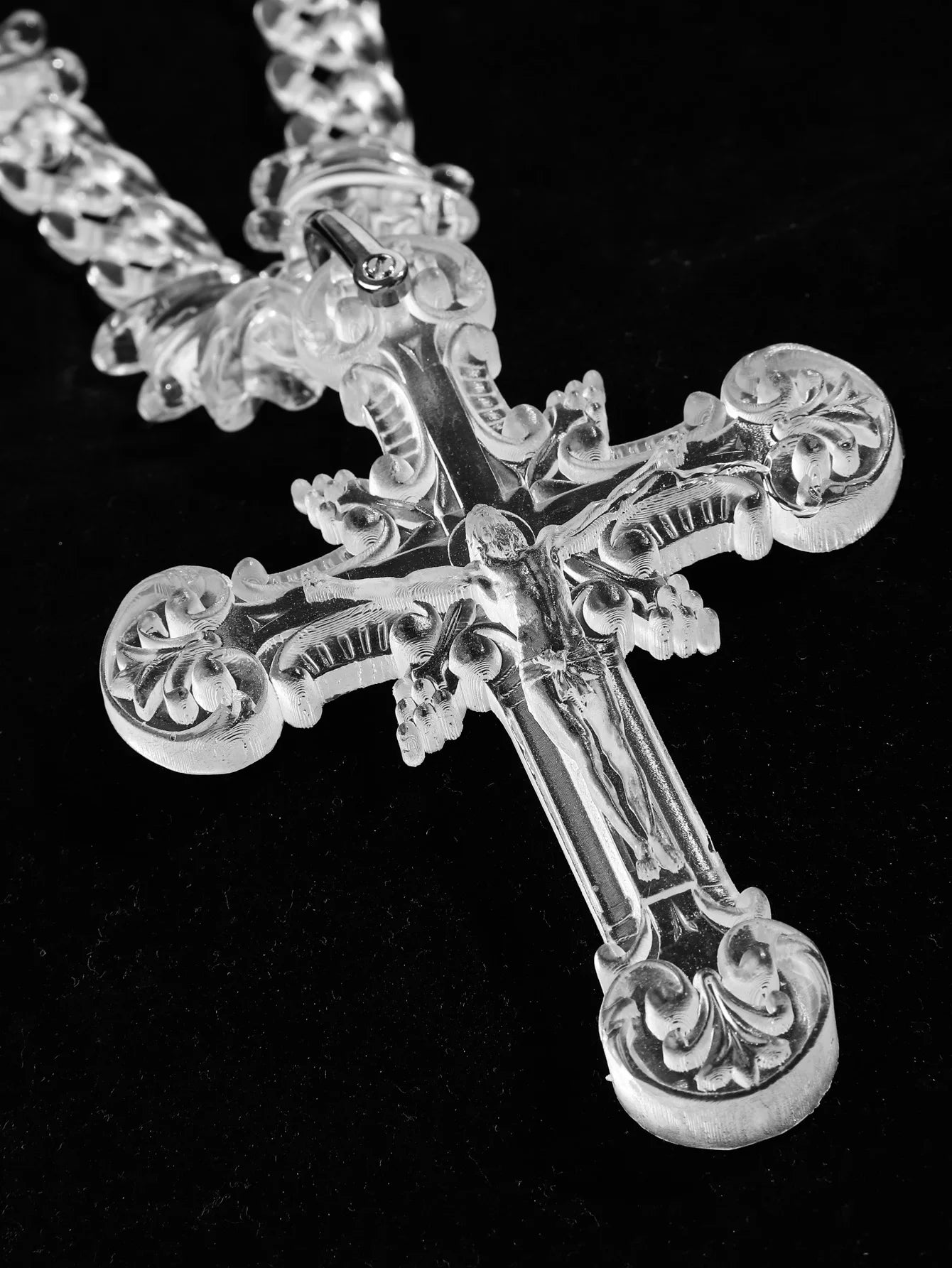 Iridescent Clear Big Jesus Christ Cross Acrylic Pendant Necklace for Women Men Hiphop Barbed Wire Chain Necklace Jewelry Gift