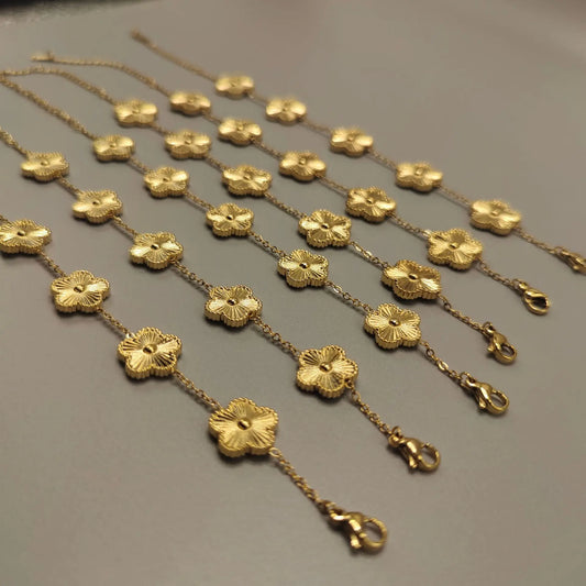 Metal New Stainless Steel Hot Selling Plum Blossom Plant Five Leaf Flower Bracelet 18K Gold Plated Shiny Women'S Accessories