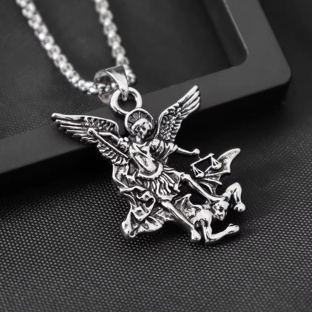 Retro Punk Pop Angel Wings Necklace Jewelry Personality Lucky Charms Retro Pendant Gift Jewelry for Men