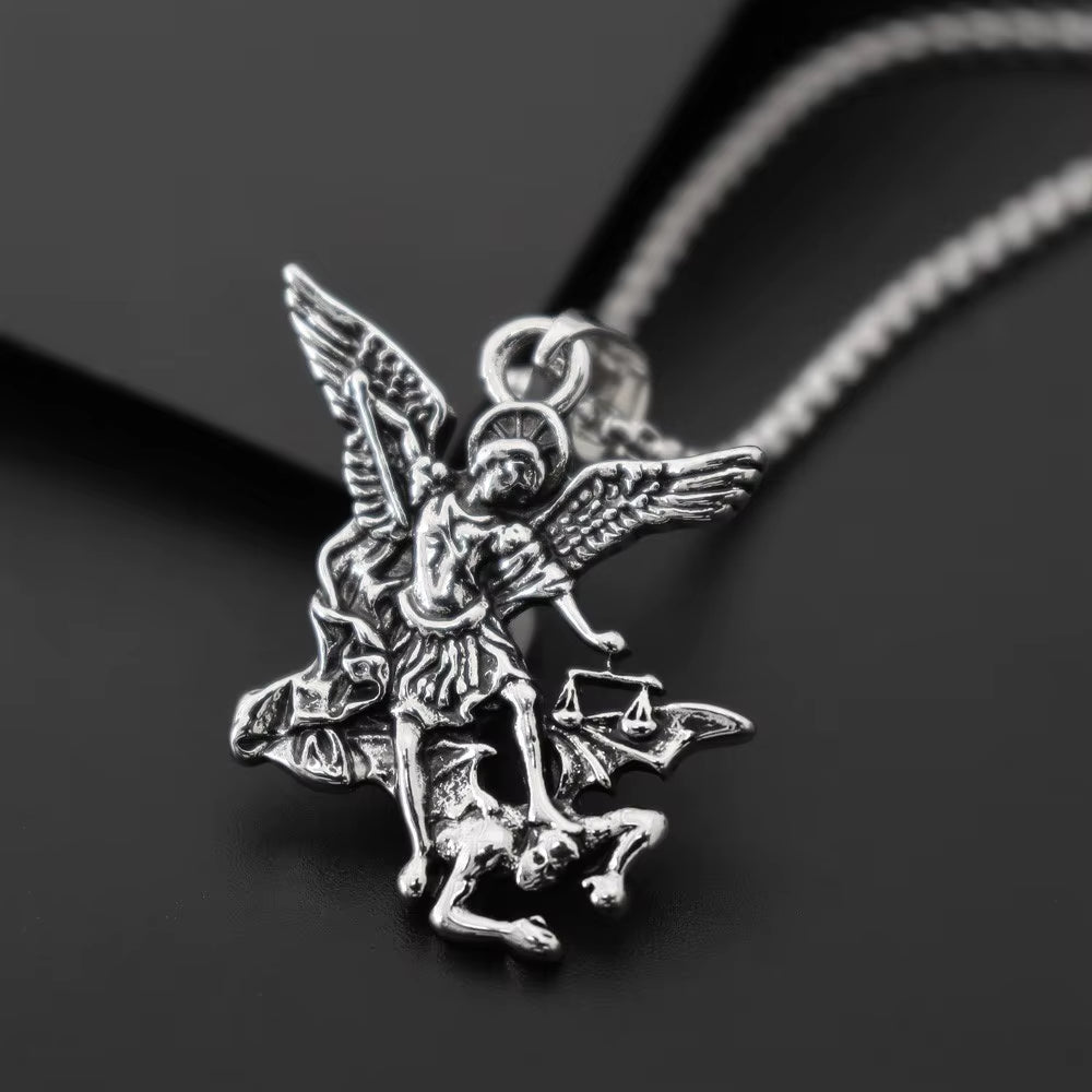 Retro Punk Pop Angel Wings Necklace Jewelry Personality Lucky Charms Retro Pendant Gift Jewelry for Men