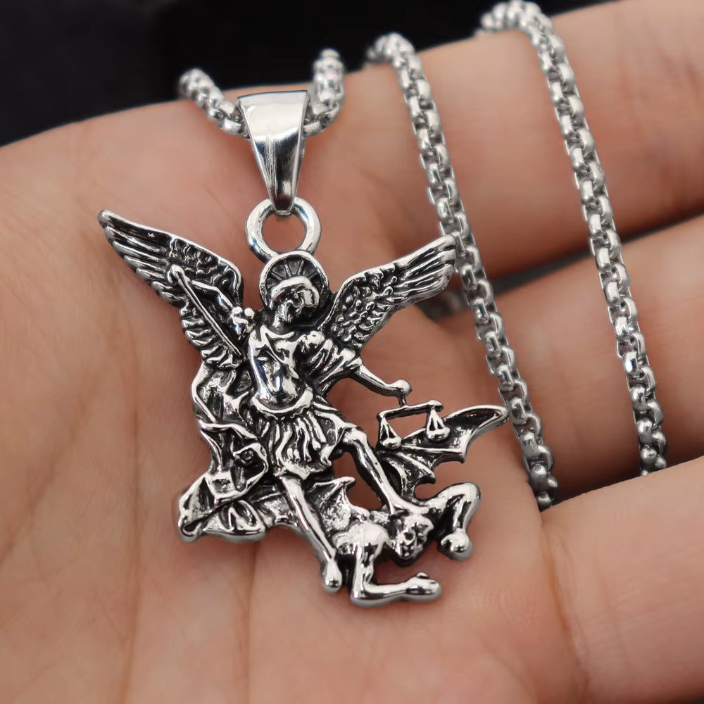 Retro Punk Pop Angel Wings Necklace Jewelry Personality Lucky Charms Retro Pendant Gift Jewelry for Men