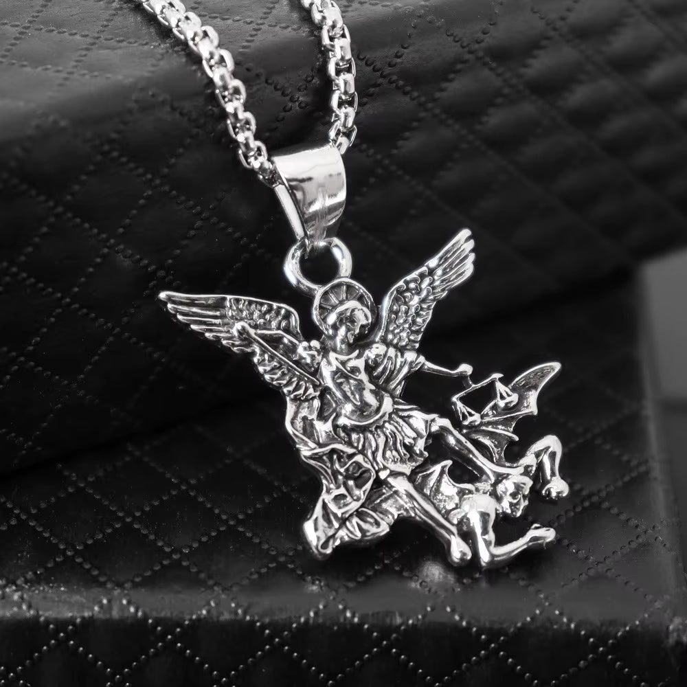 Retro Punk Pop Angel Wings Necklace Jewelry Personality Lucky Charms Retro Pendant Gift Jewelry for Men